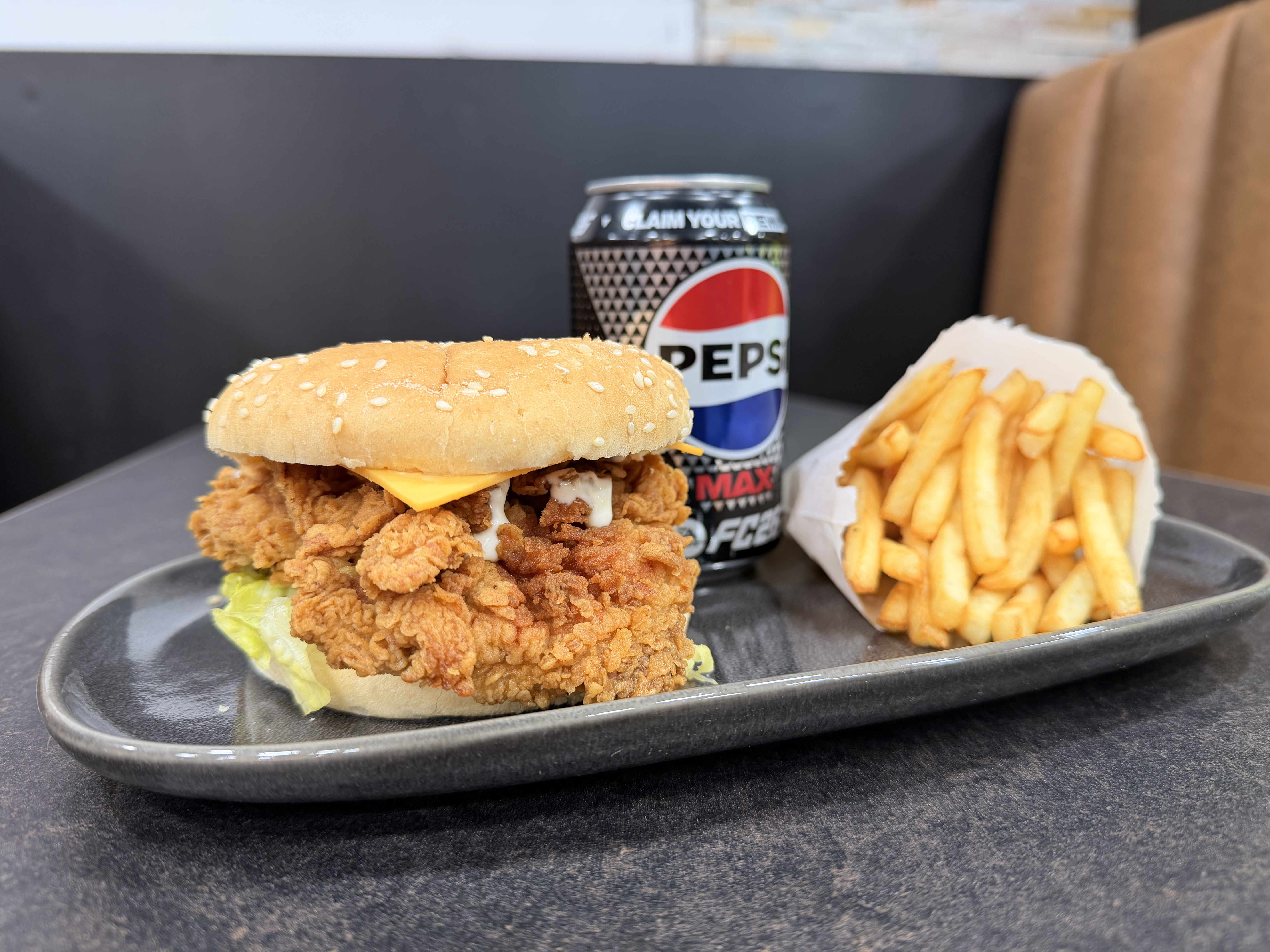 FRIED CHICKEN BURGER